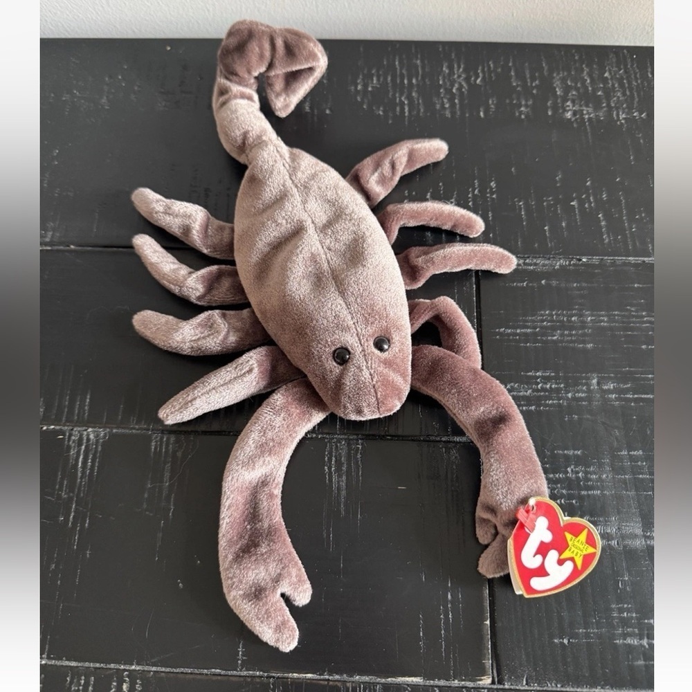ULTRA RARE Ty Beanie Babies Stinger Scorpion - Mint w/
with Tags, 1997!